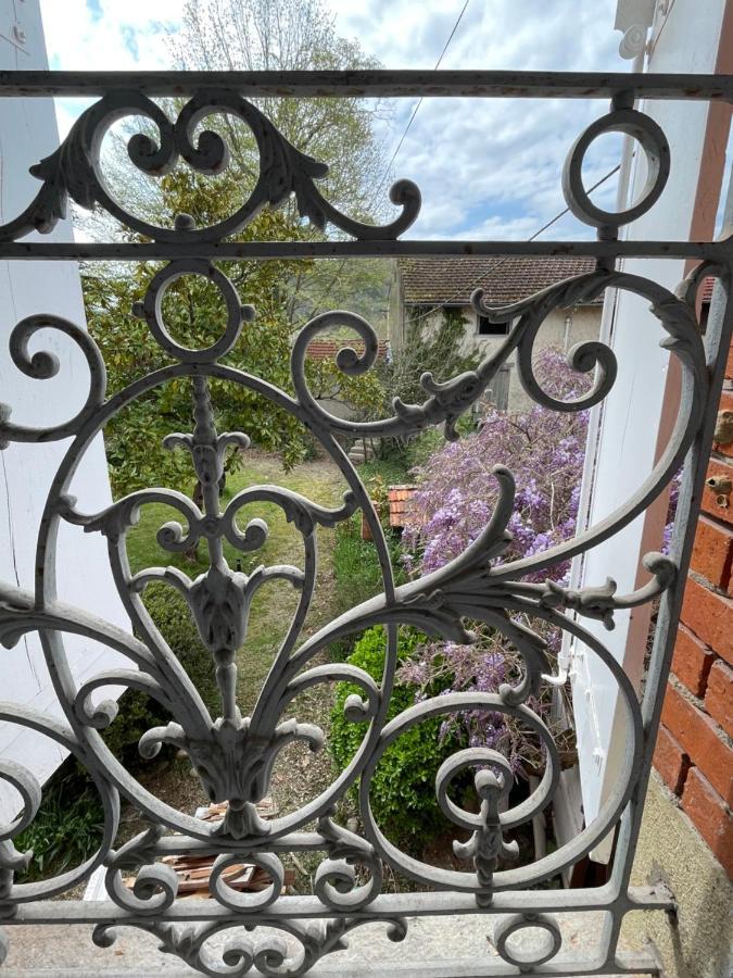 Domaine La Belle Histoire - Gite Cote Jardin Besset Exterior photo