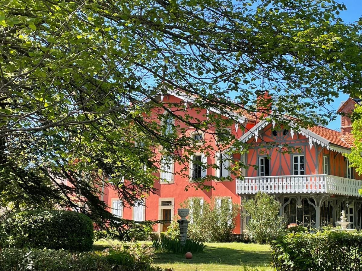 Domaine La Belle Histoire - Gite Cote Jardin Besset Exterior photo